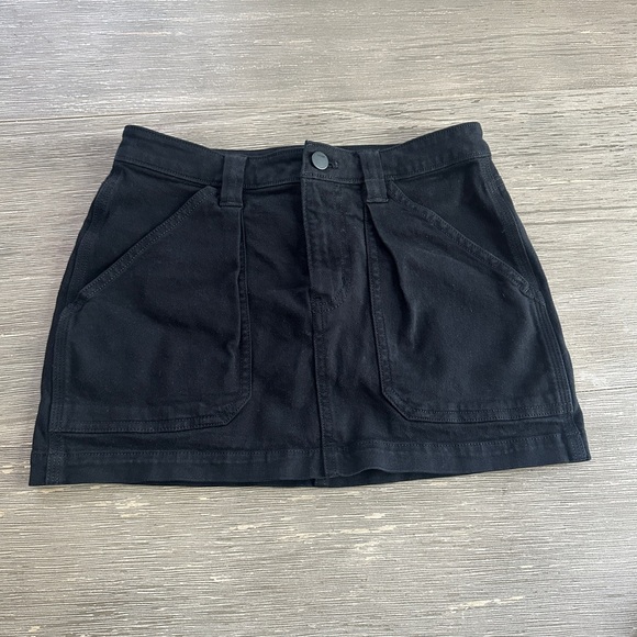 TNA Dresses & Skirts - Aritzia TNA Black Cargo Skirt